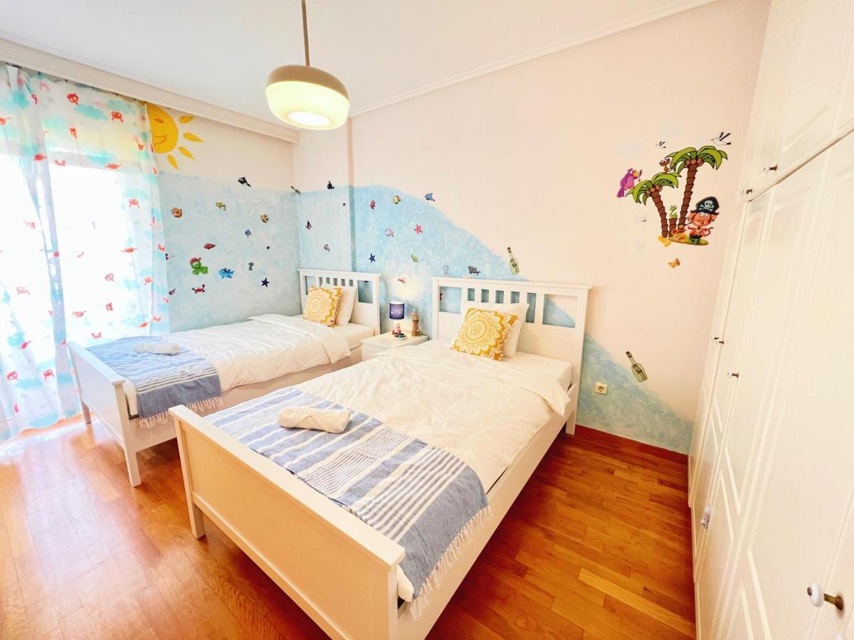 Cozy Fairytal Garden Apartment, Family Friendly, Free Parking, 15 Min To Airport เอเธนส์ ภายนอก รูปภาพ