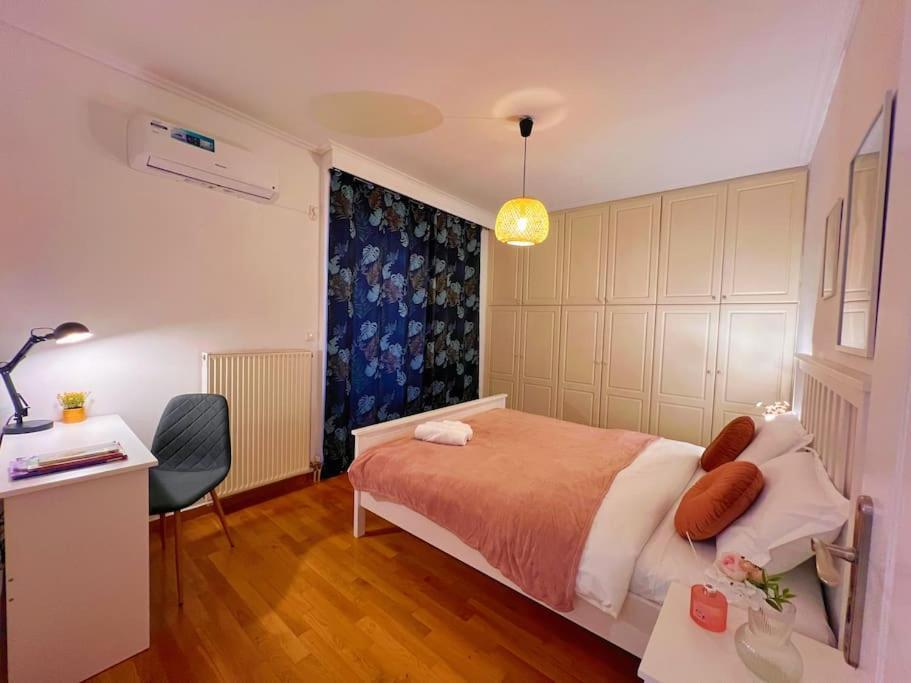 Cozy Fairytal Garden Apartment, Family Friendly, Free Parking, 15 Min To Airport เอเธนส์ ภายนอก รูปภาพ