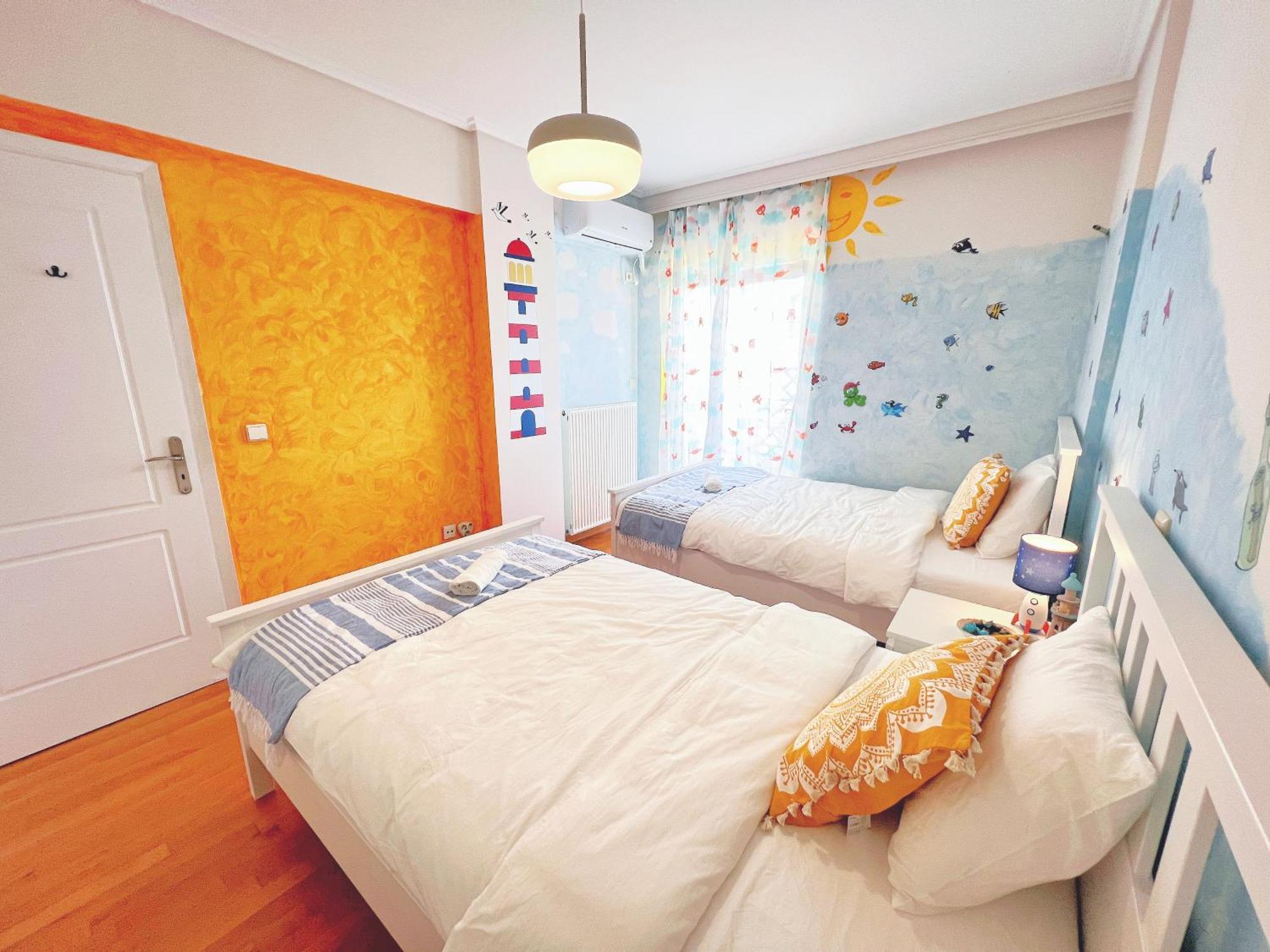 Cozy Fairytal Garden Apartment, Family Friendly, Free Parking, 15 Min To Airport เอเธนส์ ภายนอก รูปภาพ