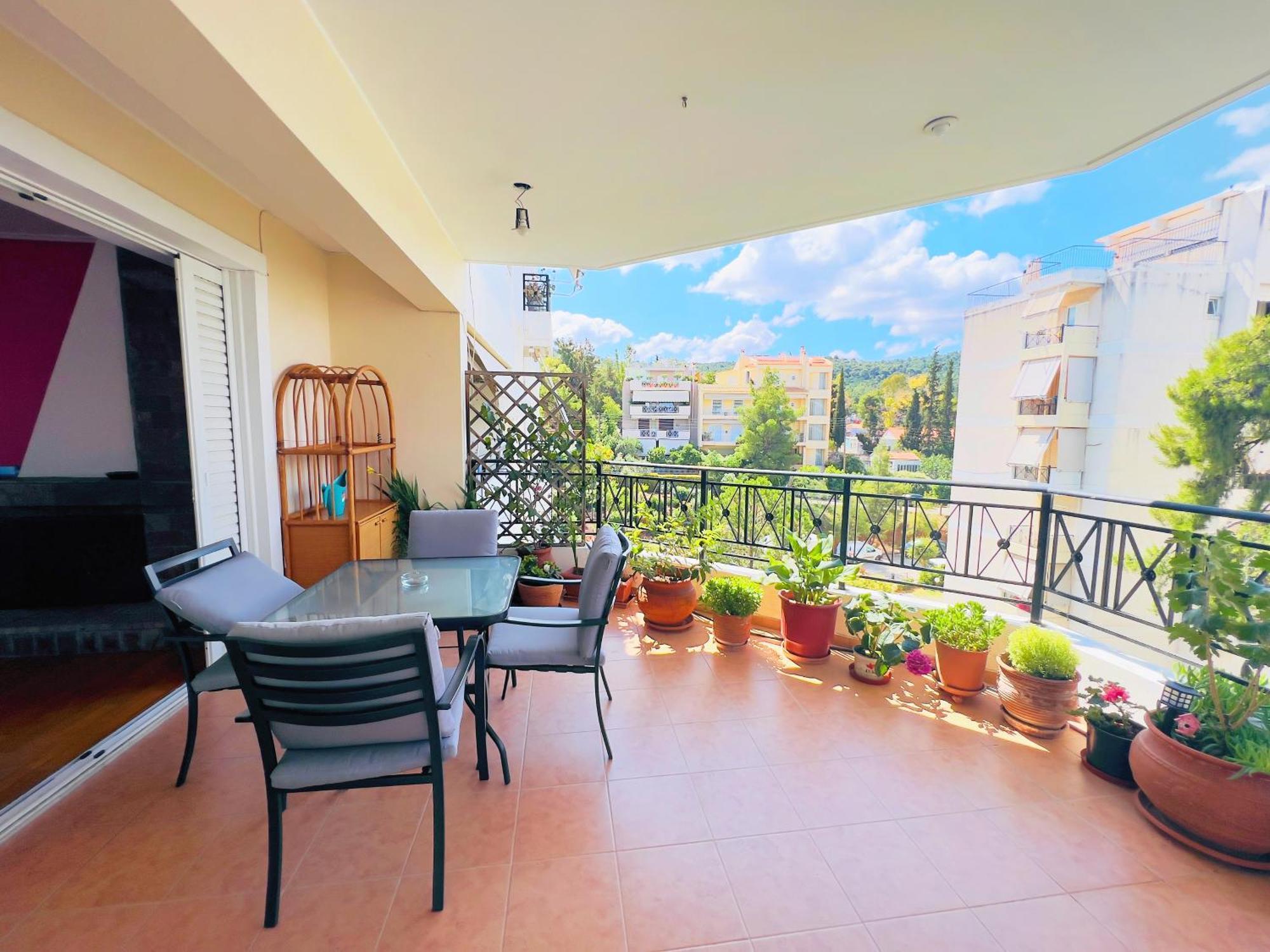 Cozy Fairytal Garden Apartment, Family Friendly, Free Parking, 15 Min To Airport เอเธนส์ ภายนอก รูปภาพ