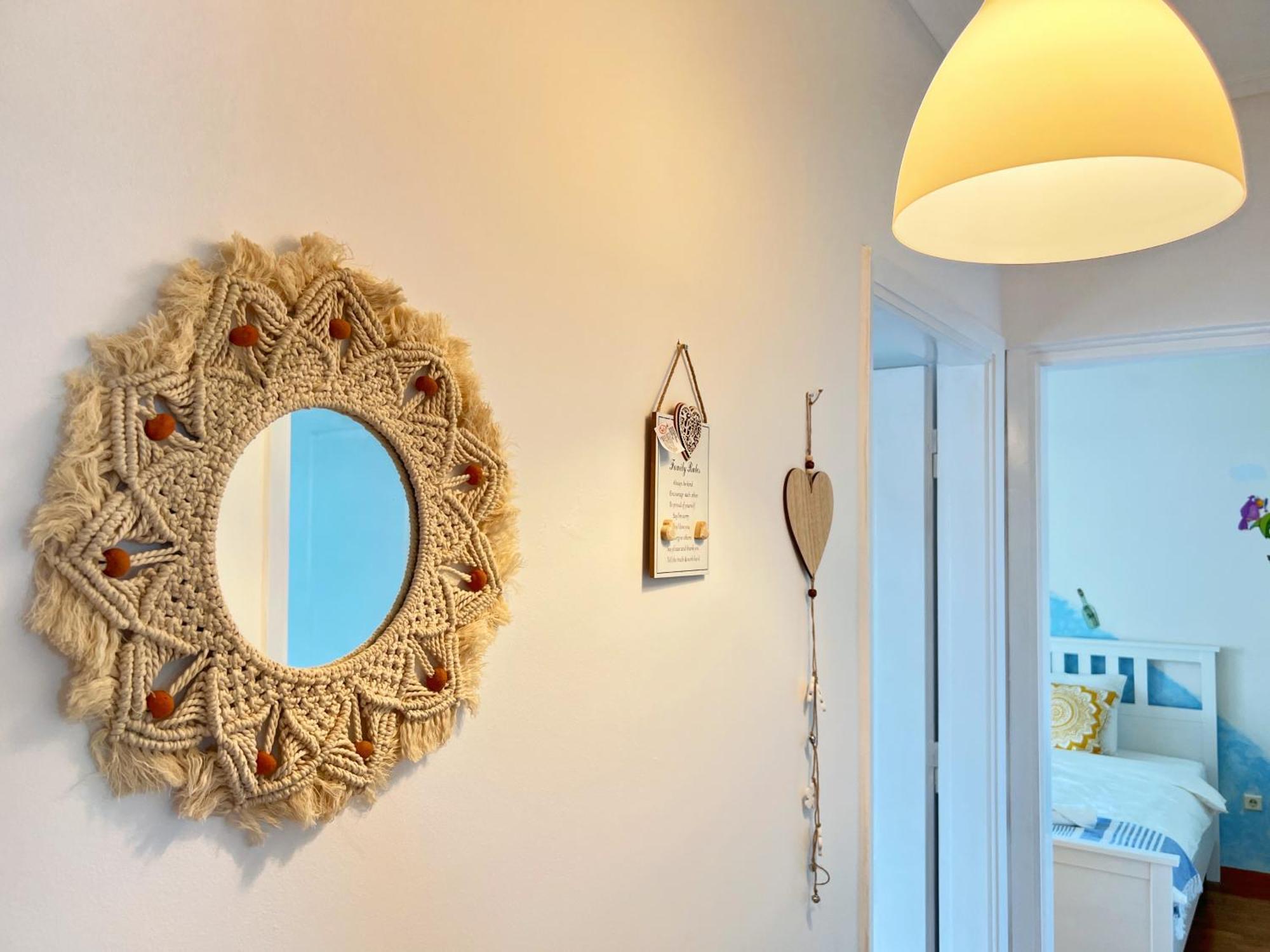 Cozy Fairytal Garden Apartment, Family Friendly, Free Parking, 15 Min To Airport เอเธนส์ ภายนอก รูปภาพ