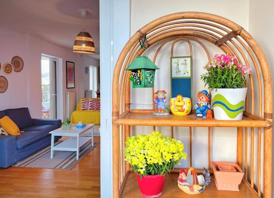 Cozy Fairytal Garden Apartment, Family Friendly, Free Parking, 15 Min To Airport เอเธนส์ ภายนอก รูปภาพ
